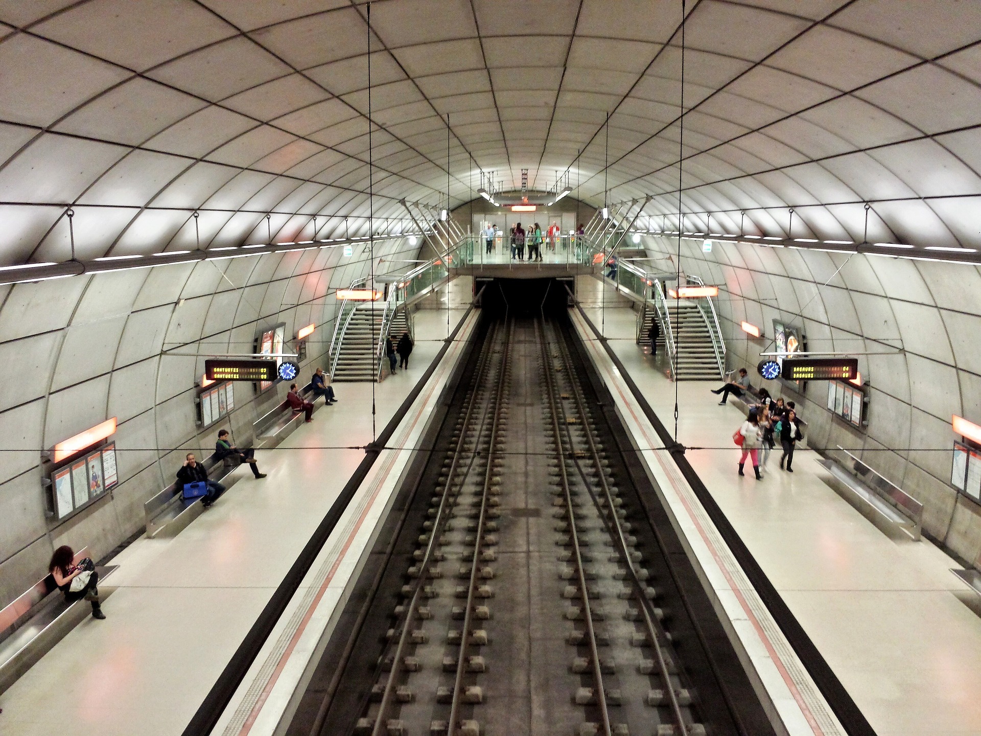 Conformado y plegado de chapa para estaciones de Metro Bilbao